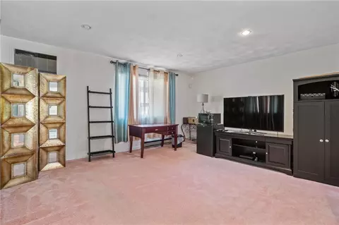 Living - 373 Chatham Cir, Warwick, RI 02886 photo 6 of 7