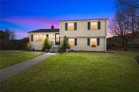 7 Wilson Ave, Johnston, RI 02919