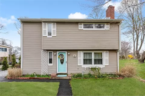52 Spindrift Dr, North Kingstown, RI 02874