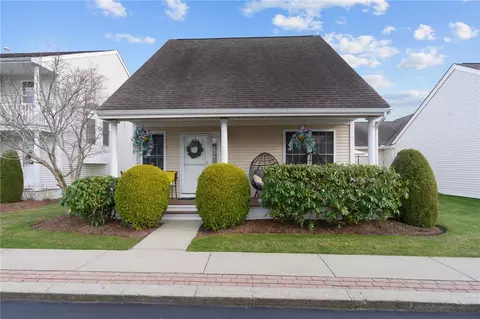 130 Boylston Dr, Cranston, RI 02921