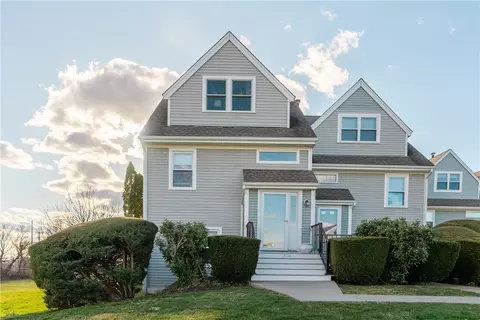 1304 Fairway Dr, Middletown, RI 02842