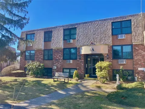 510 Child St #409A, Warren, RI 02885