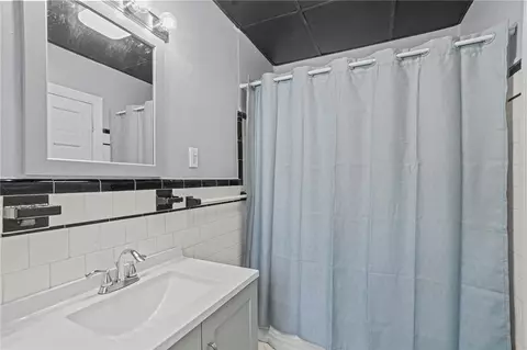 Bath - 228 Killingly St, Providence, RI 02909 photo 1 of 3