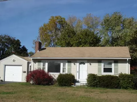 11 Commodore Ave, Warwick, RI 02888