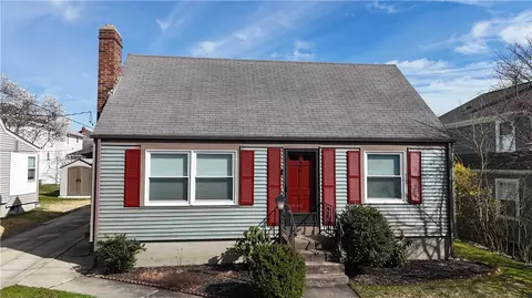 814 Pontiac Ave, Cranston, RI 02910