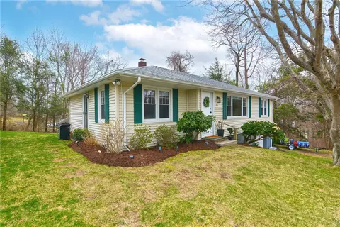 20 Rowena Dr, Johnston, RI 02919