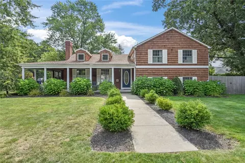 62 Phillips Rd, East Greenwich, RI 02818