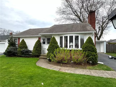 166 Old Willis Rd, Cumberland, RI 02864
