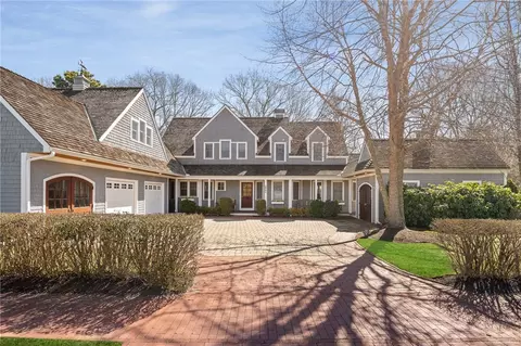 304 Wickford Point Rd, North Kingstown, RI 02852