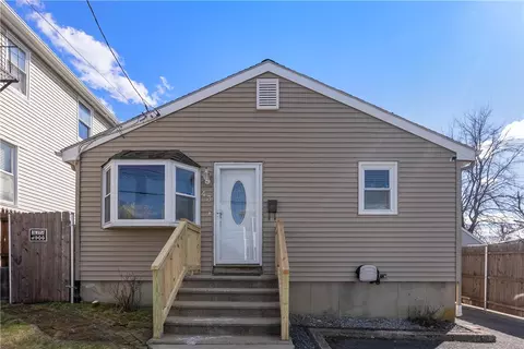 43 Alto St, Cranston, RI 02920