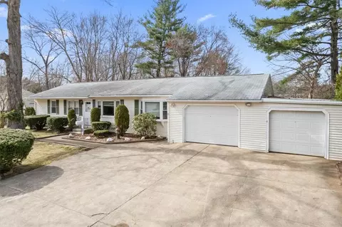 10 Jade Rd, Coventry, RI 02816