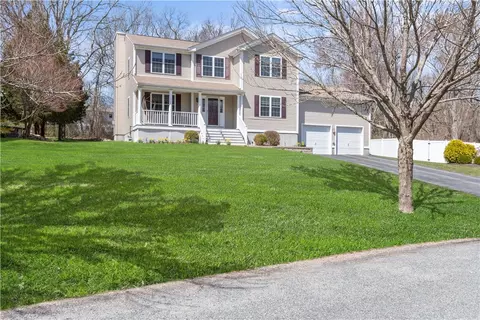128 Birchwood Dr, South Kingstown, RI 02879