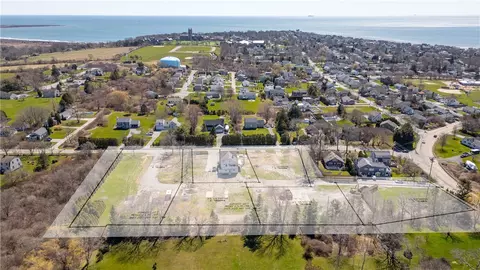 255 Prospect Ave, Middletown, RI 02842