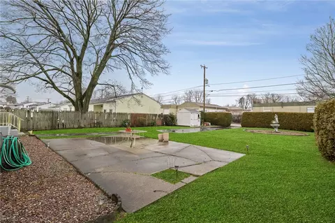 Exterior - 127 E View Ave, Cranston, RI 02920 photo 3 of 5