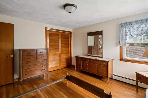 Bedroom - 127 E View Ave, Cranston, RI 02920 photo 3 of 3