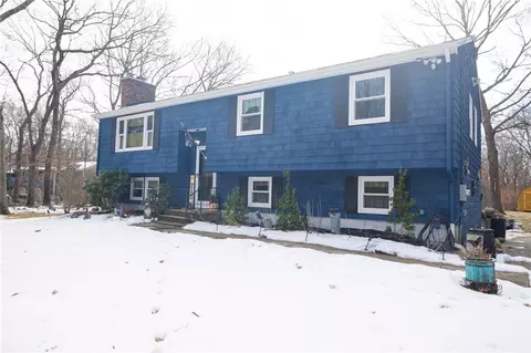 170 Donahue Rd, Pascoag, RI 02859