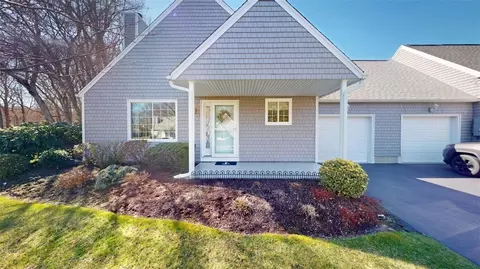 28 Riverdell Dr, Narragansett, RI 02874