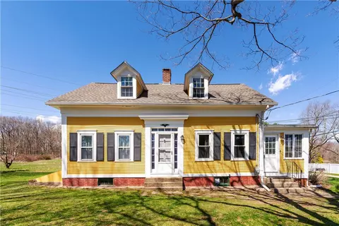 34 Taylor Rd, Johnston, RI 02919