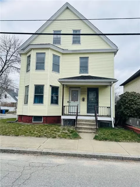 77 Whipple Ave, Cranston, RI 02920