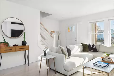 Living - 153 Graystone St, Warwick, RI 02886 photo 3 of 9