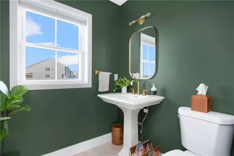 Bath - 153 Graystone St, Warwick, RI 02886 photo 1 of 5