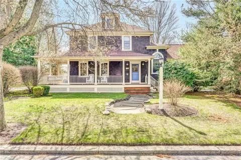 104 Wilson Ave, East Providence, RI 02916