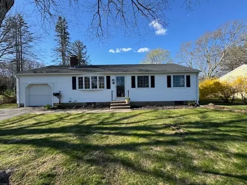 50 Diane Dr, South Kingstown, RI 02881