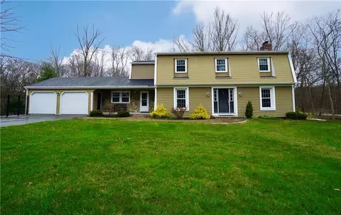 40 Kennedy Blvd, Lincoln, RI 02865