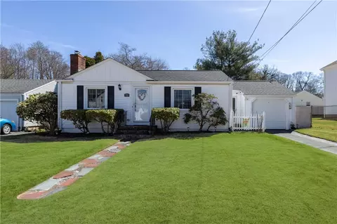 98 Old Spring Rd, Cranston, RI 02920