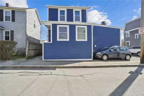 23 Simmons St, Newport, RI 02840