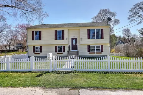 174 Madison St, Warwick, RI 02888