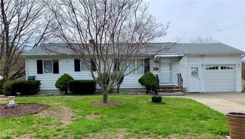 5 Ursula Rd, Smithfield, RI 02917 photo 4