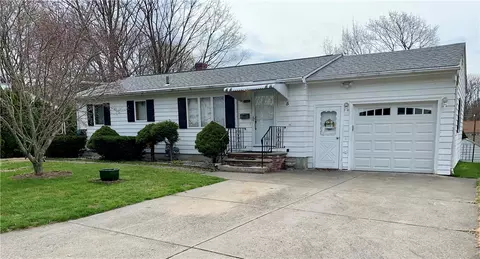 5 Ursula Rd, Smithfield, RI 02917 photo 2