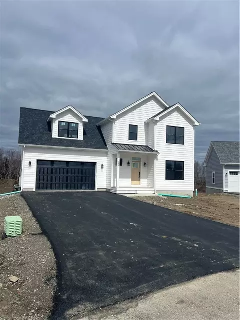 361 Freedom Trail Dr, Portsmouth, RI 02871