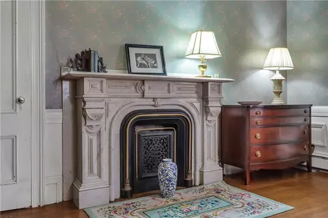 Living - 268 Prospect St, Woonsocket, RI 02895 photo 6 of 7