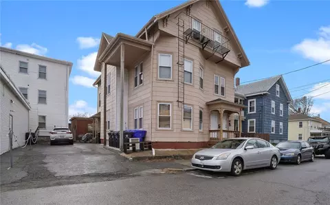 8 Burke St, Pawtucket, RI 02861