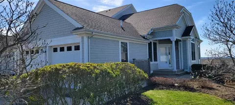 53 Topsail Dr, Tiverton, RI 02878