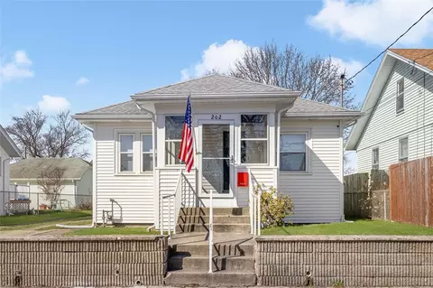 202 Grand Ave, Pawtucket, RI 02861