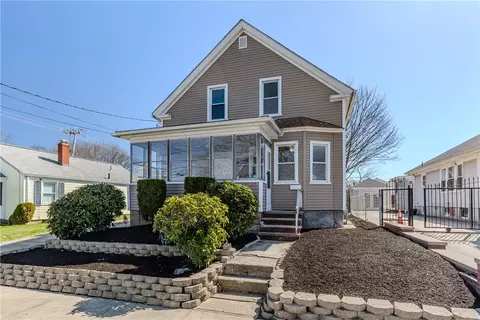 16 Grace St, Cranston, RI 02910