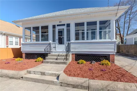65 Oriole Ave, Pawtucket, RI 02860
