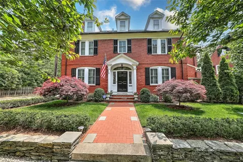 149 President Ave, Providence, RI 02906