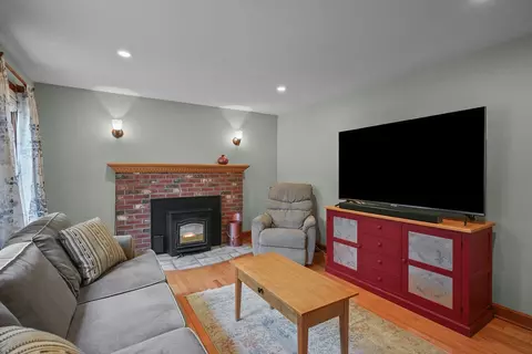 Living - 45 Ross Rd, Burrillville, RI 02859 photo 2 of 3