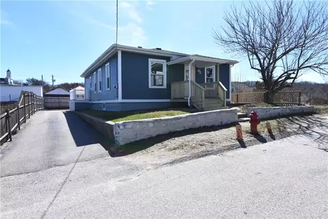 28 Loring St, Woonsocket, RI 02895 photo 16