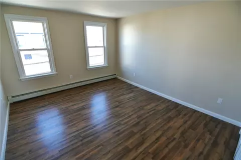 28 Loring St, Woonsocket, RI 02895 photo 9