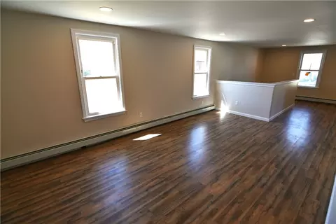 28 Loring St, Woonsocket, RI 02895 photo 8