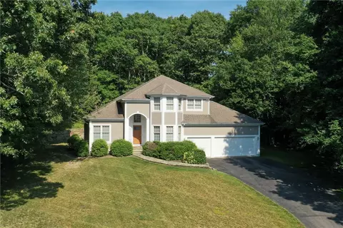 115 Sakonnet Ridge Dr, Tiverton, RI 02878