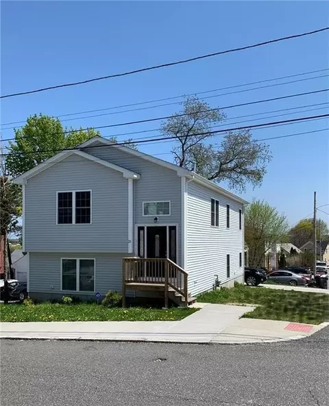 21 Hereford St, Providence, RI 02904
