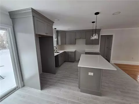4 Overhill Rd, Warren, RI 02885 photo 5