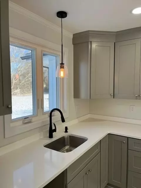 4 Overhill Rd, Warren, RI 02885 photo 13