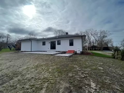 4 Overhill Rd, Warren, RI 02885 photo 3